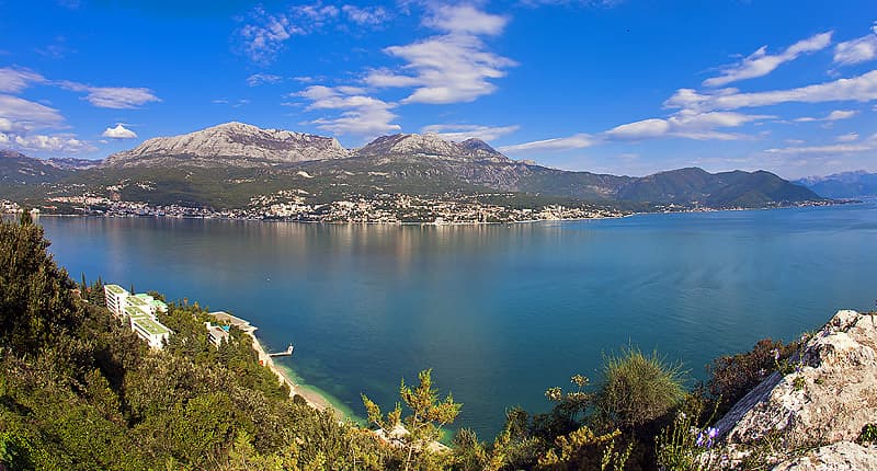La romantica Njivice e il punto panoramico Žvinje