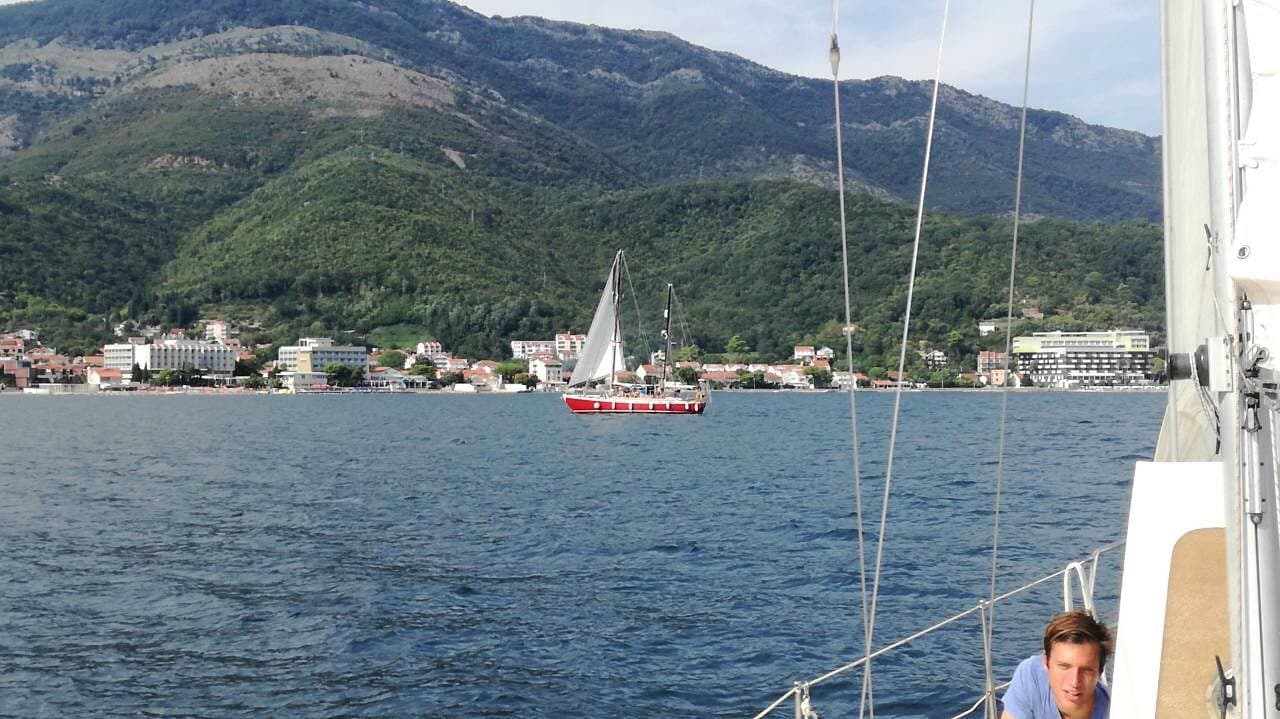 Segeln in der Bucht von Kotor
