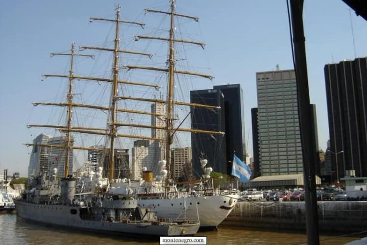 Buenos Aires cityscape from the Montenegro.com Argentina archive