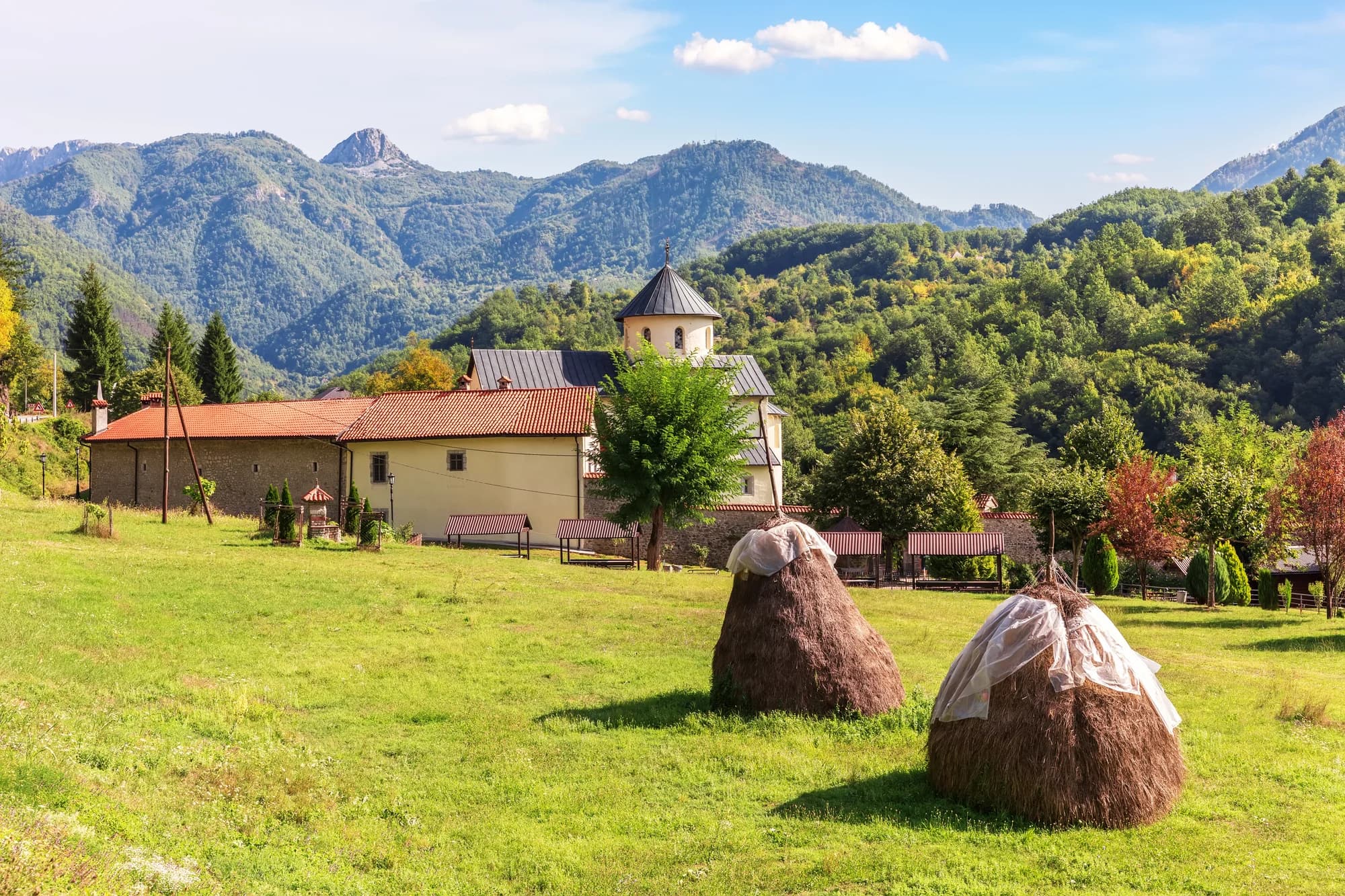 Pelev Brijeg, Montenegro