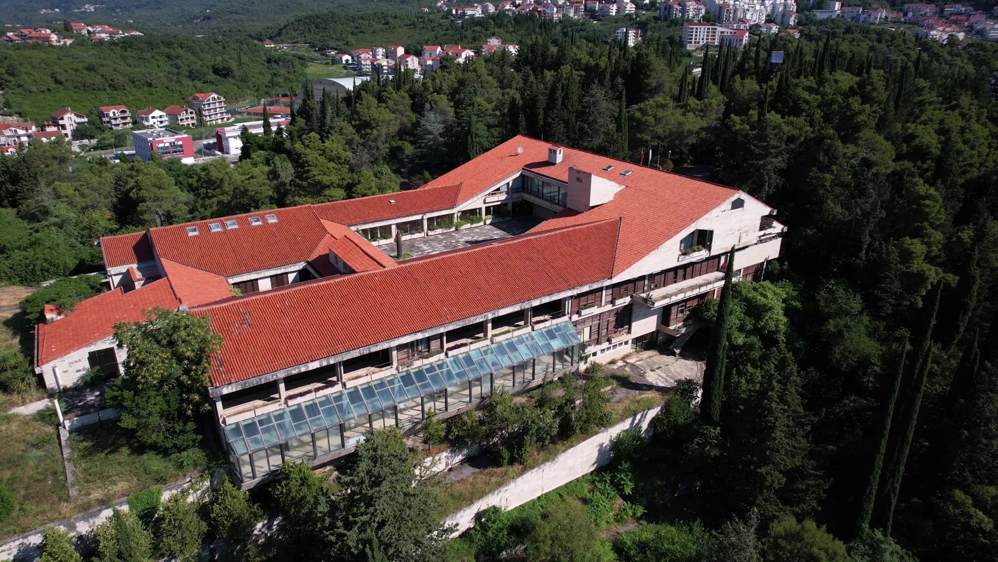 La Vila Galeb de Tito à Igalo : histoire, le bunker et comment la visiter