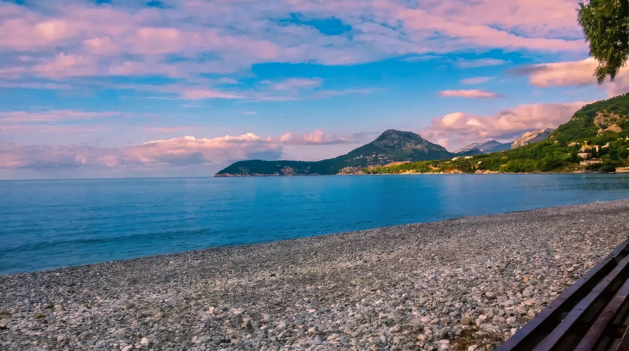 Žukotrlica: Barska borovna plaža i obala proizvoditelja užadi