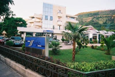 16-F1030018.jpg