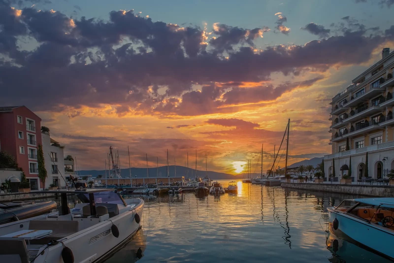 InArt Tivat 2018: gatufestivalen som tog över hamnpromenaden