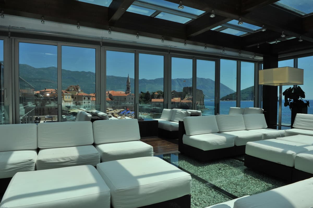 Resort in Budva - Photo 13