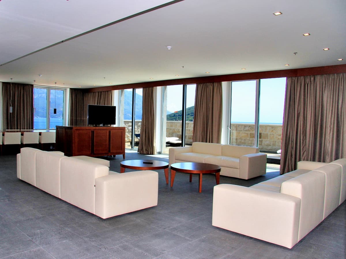 Resort in Budva - Photo 11