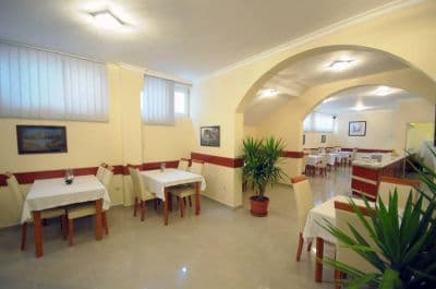 Restaurant1.jpg