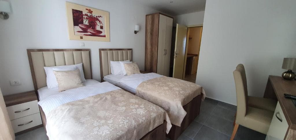 Hotel in Ulcinj - Photo 21