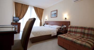 Villa_ANTIVARI_crop022.JPG