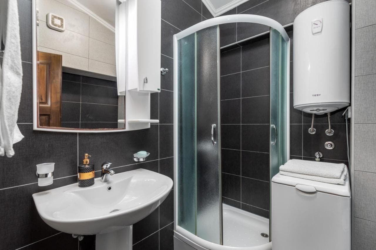 Apartment in Prčanj - Photo 5