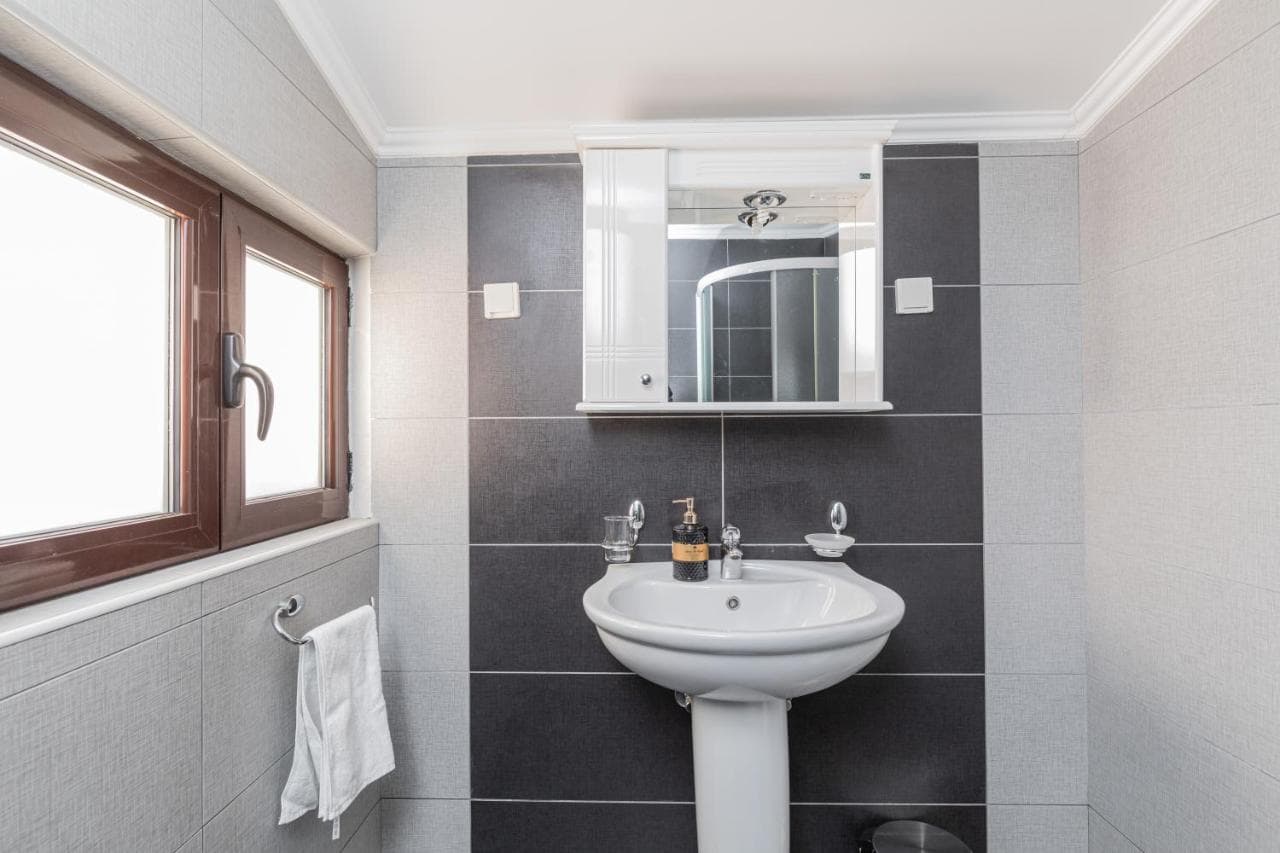 Apartment in Prčanj - Photo 8
