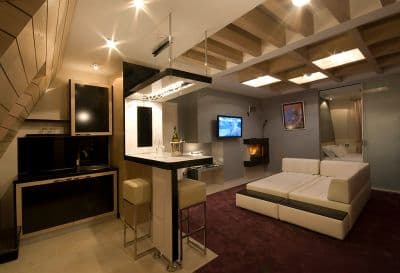 Executive Suite.jpg