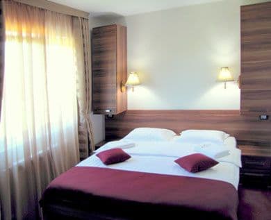lukashotelberanebracnikrevet.jpg