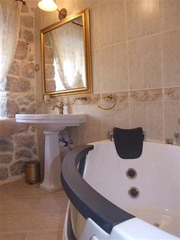 Hotel in Perast - Photo 17