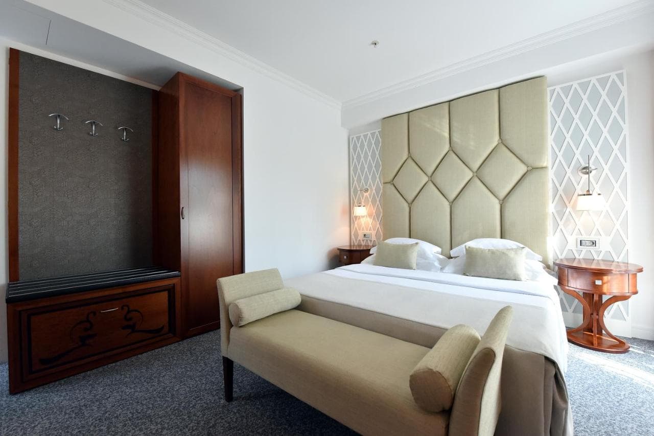 Hotel in Podgorica - Photo 8