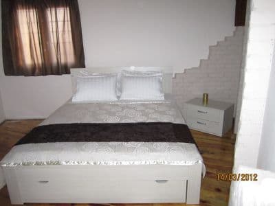 bedroom1.jpg