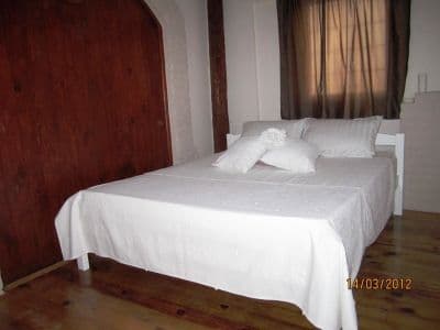 bedroom2.jpg