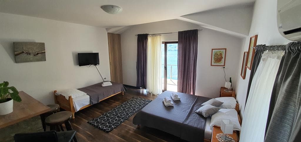 Apartment in Tivat - Photo 7