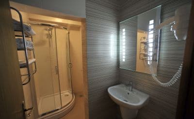 Hotel 006.jpg
