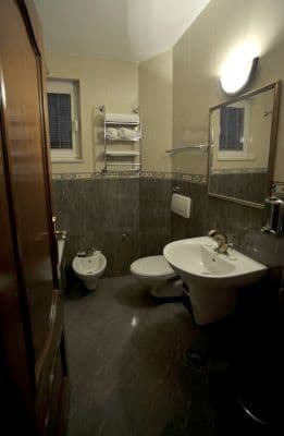 Hotel 022.jpg
