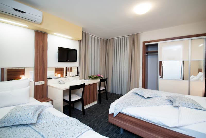 Hotel in Igalo - Photo 10