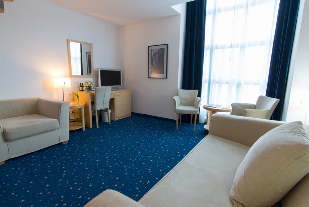 Hotel in Budva - Photo 16