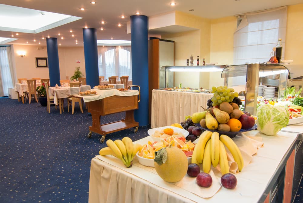 Hotel in Budva - Photo 10