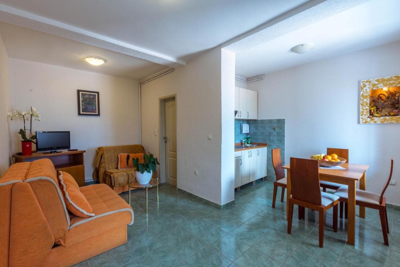 Apartment in Budva - Photo 22