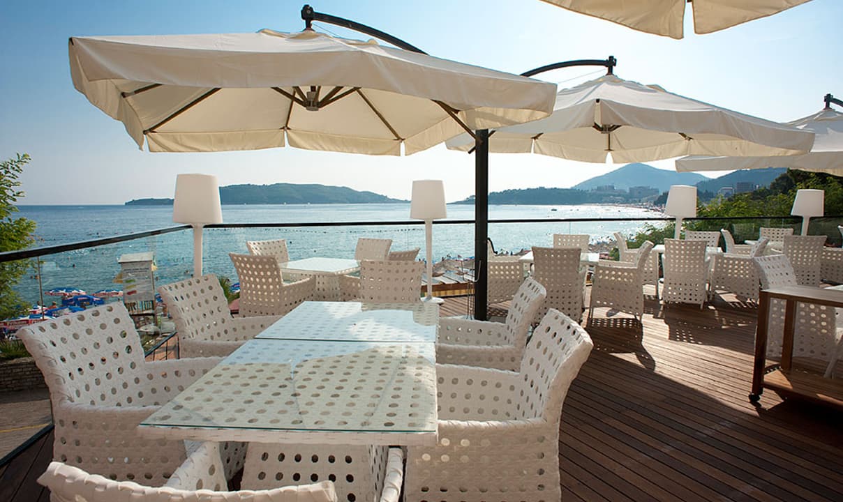 Hotel in Budva - Photo 6