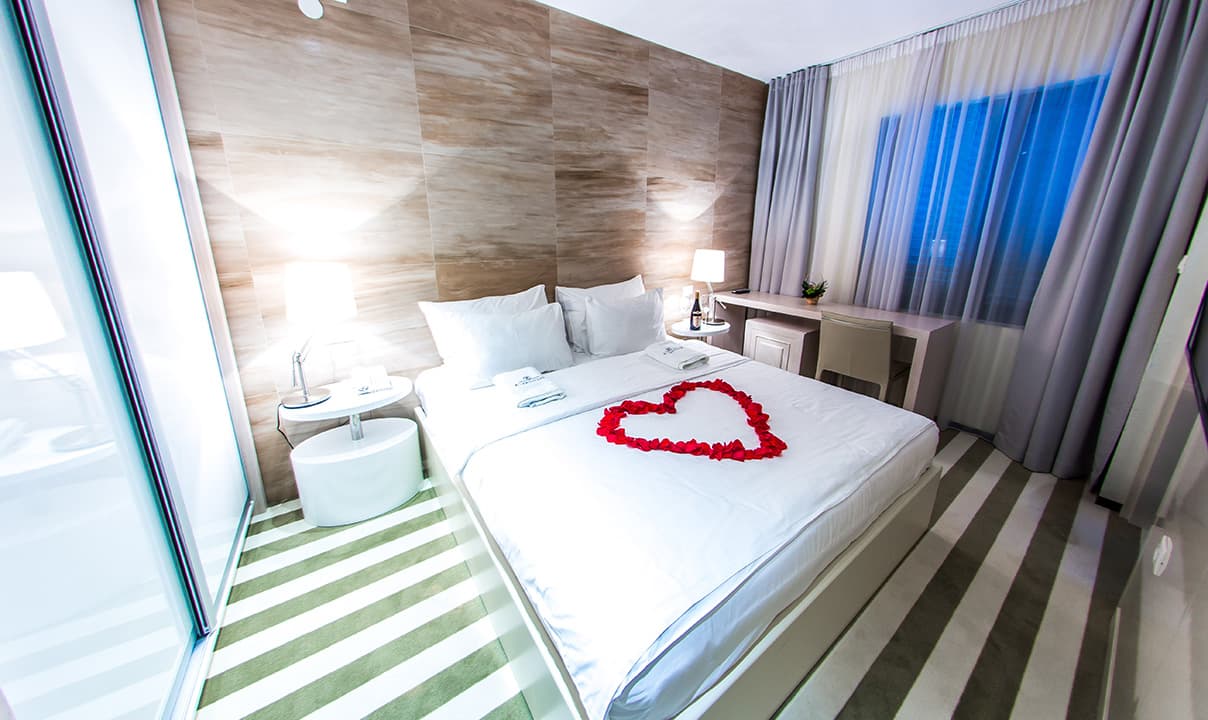 Hotel in Budva - Photo 7