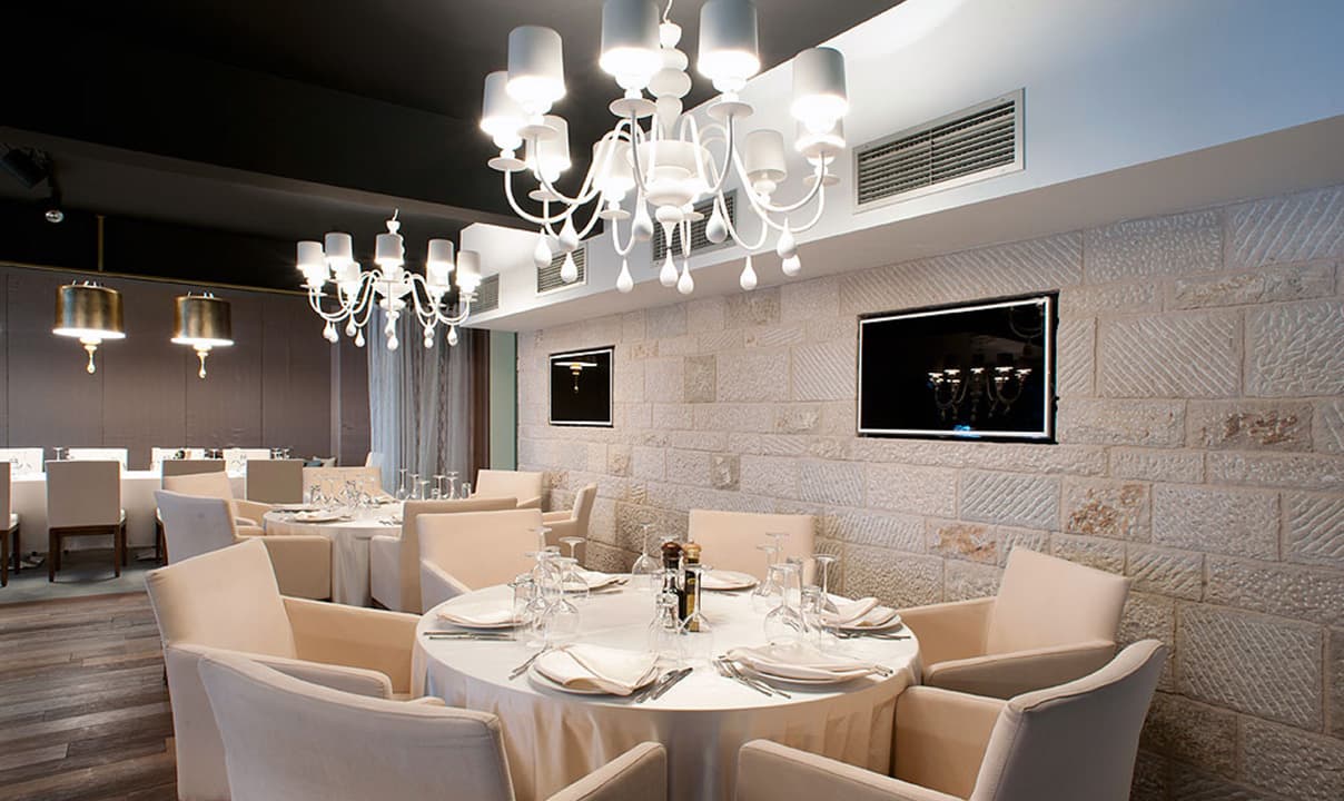 Hotel in Budva - Photo 11