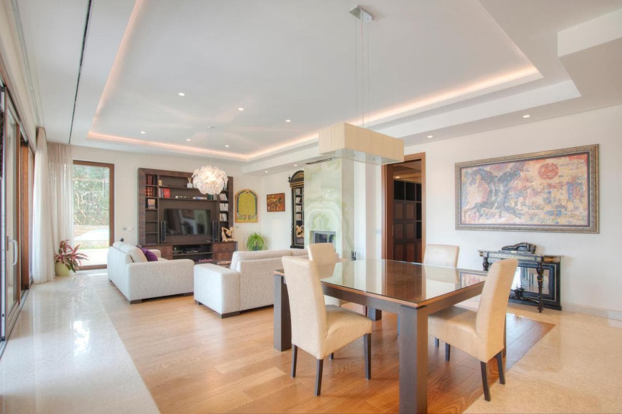 Hotel in Budva - Photo 18