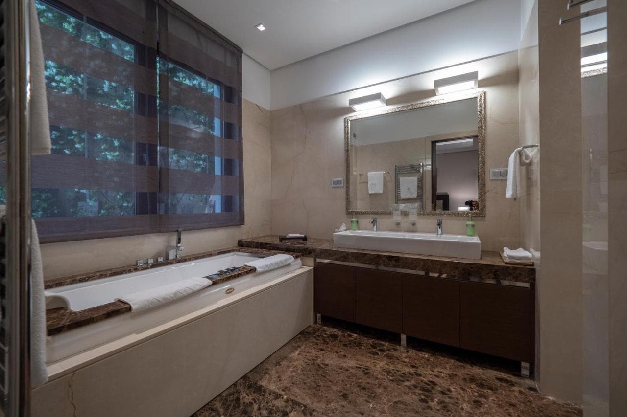 Hotel in Budva - Photo 15
