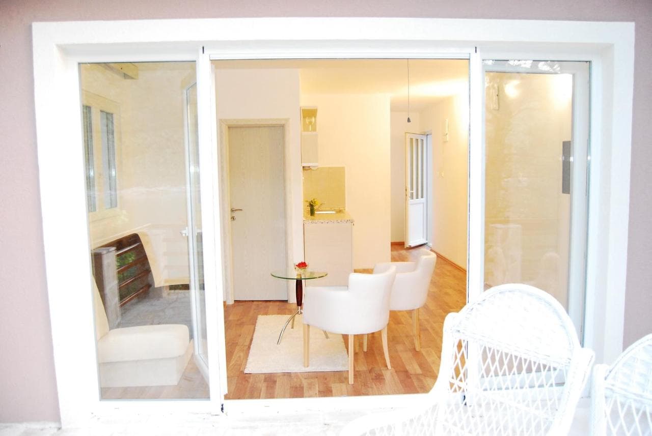 Hotel in Herceg Novi - Photo 12