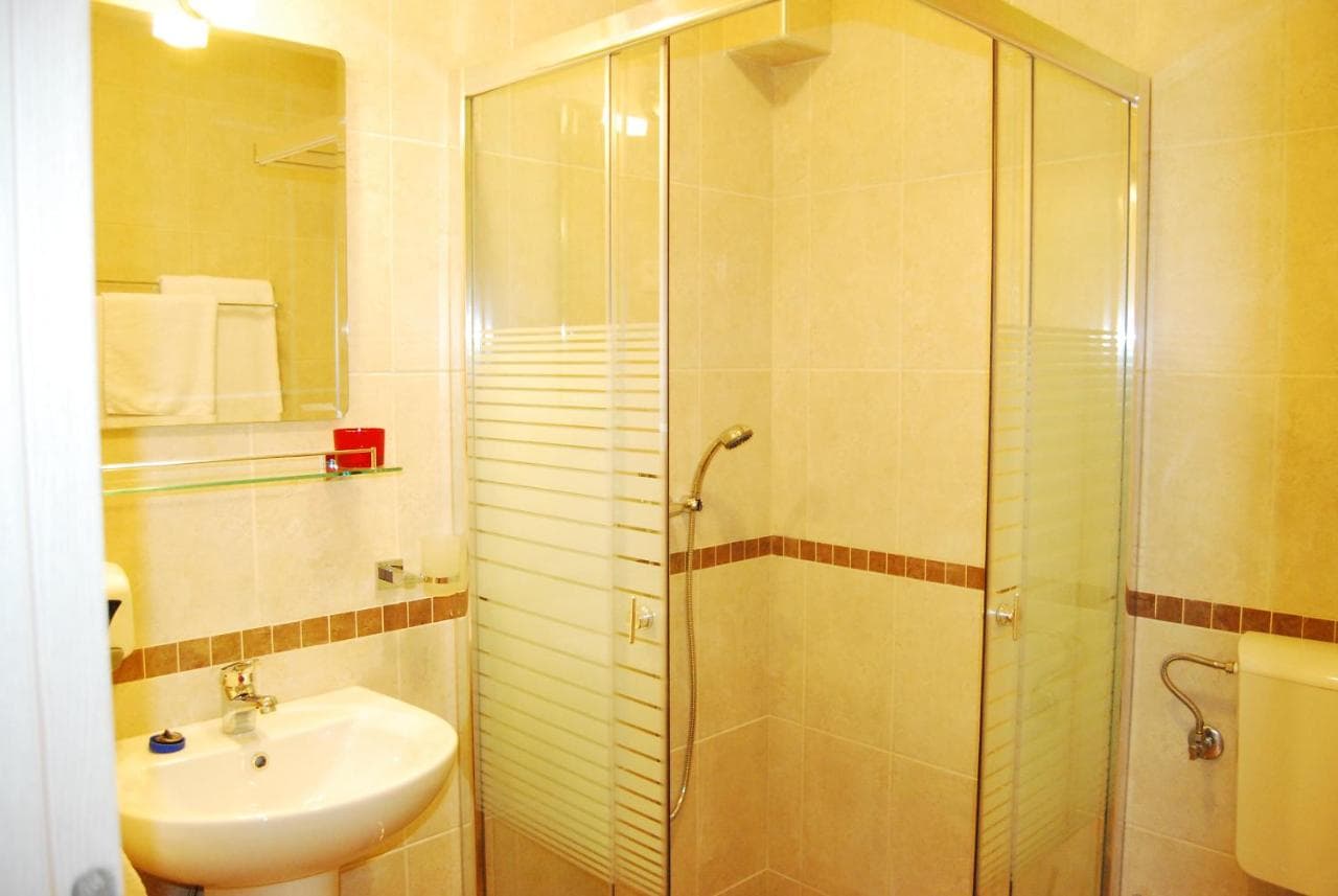 Hotel in Herceg Novi - Photo 11
