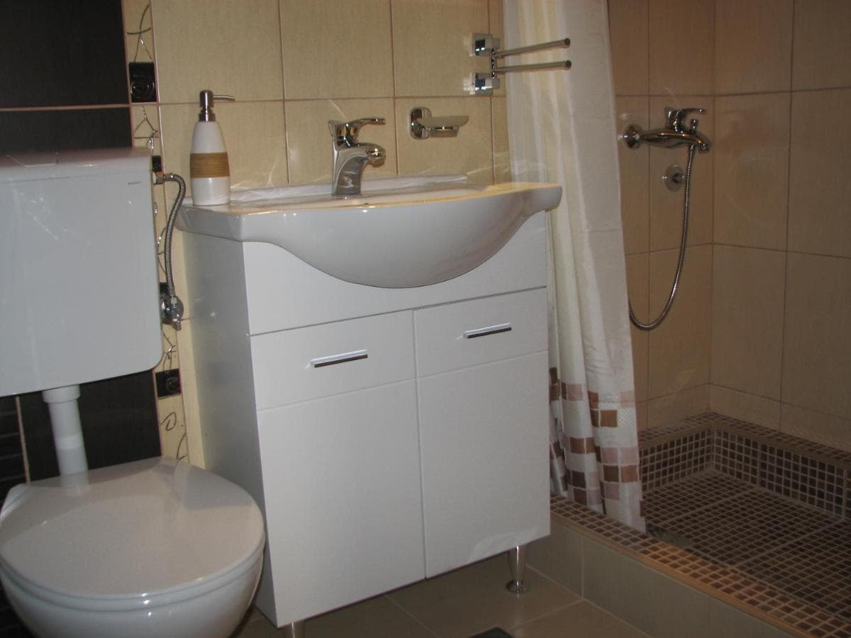Apartment in Sveti Stefan - Photo 17