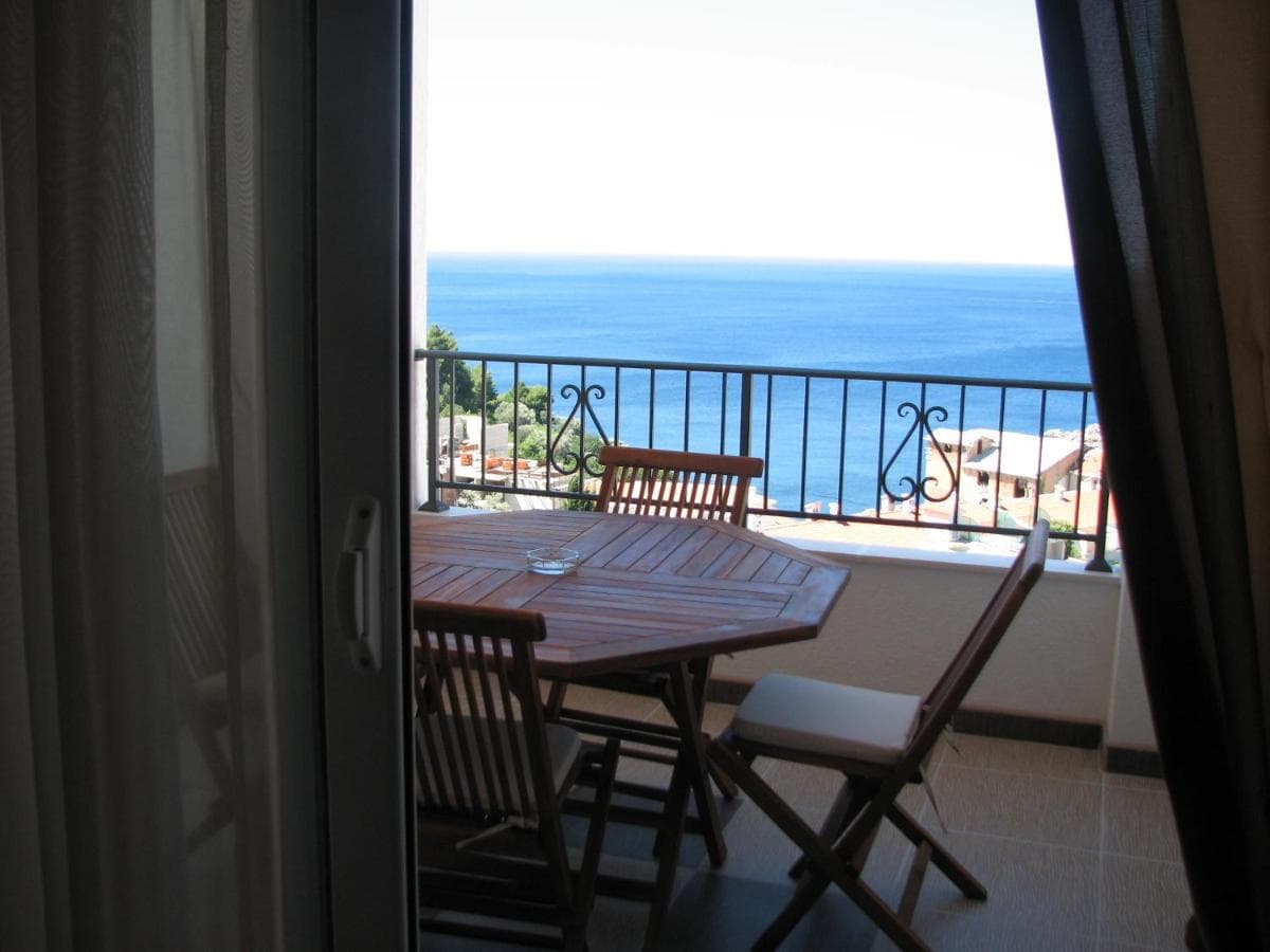 Apartment in Sveti Stefan - Photo 10