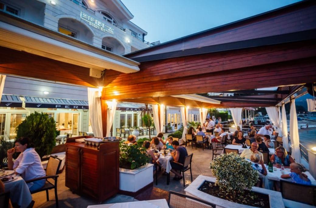 Hotel in Herceg Novi - Photo 11