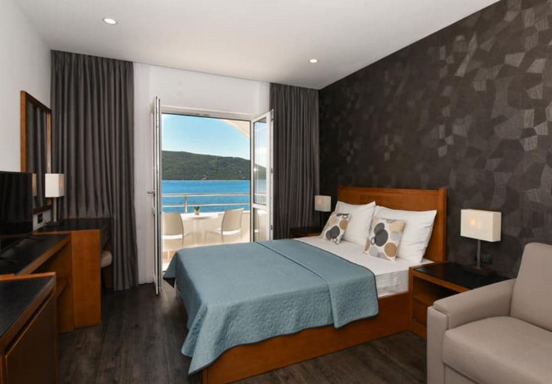 Hotel in Herceg Novi - Photo 7