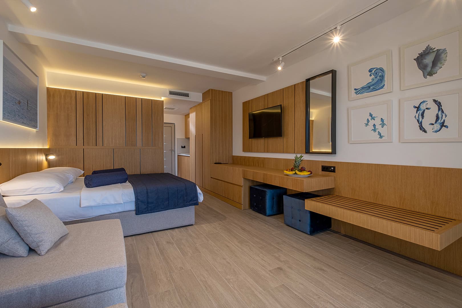 Hotel in Budva - Photo 9