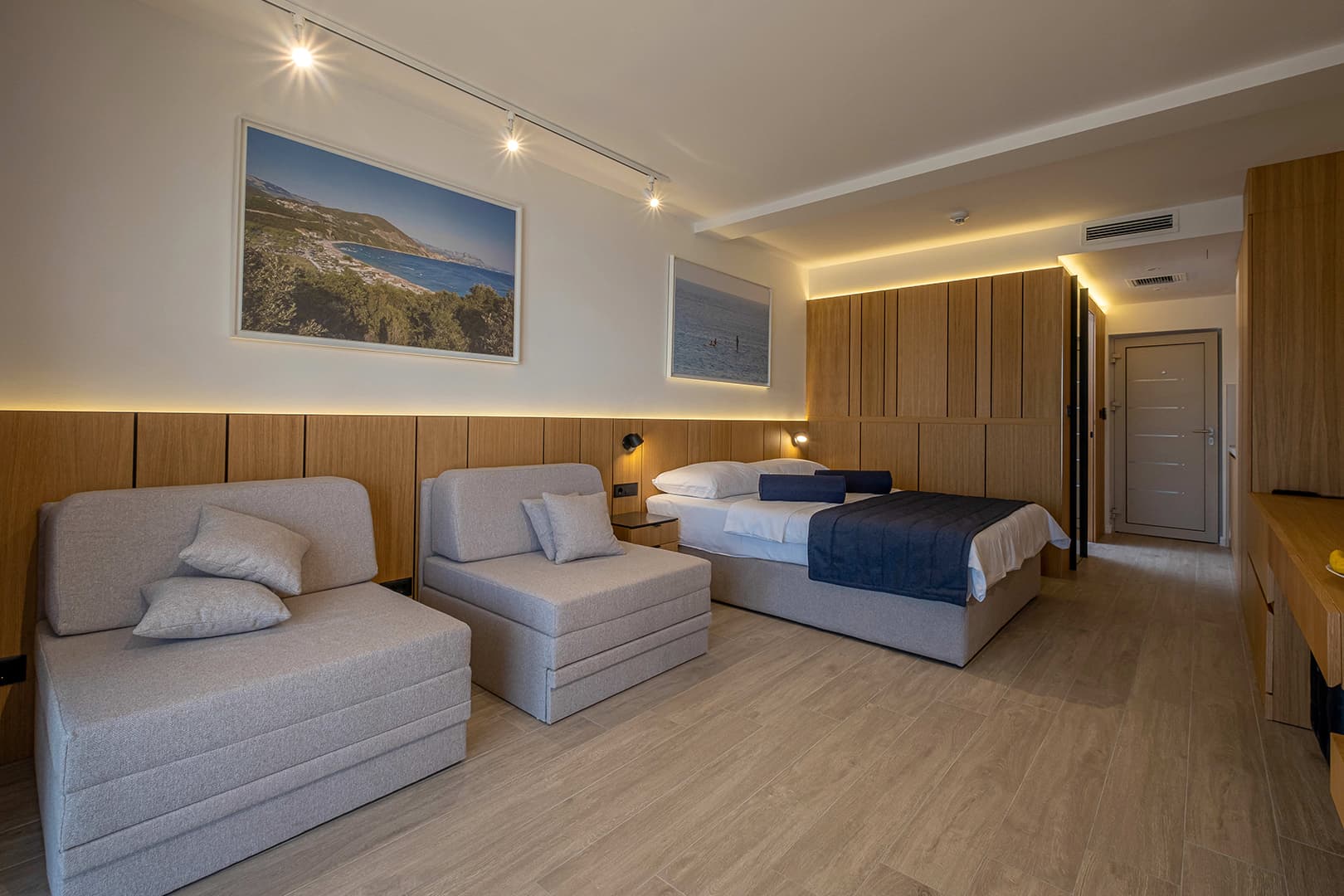Hotel in Budva - Photo 10