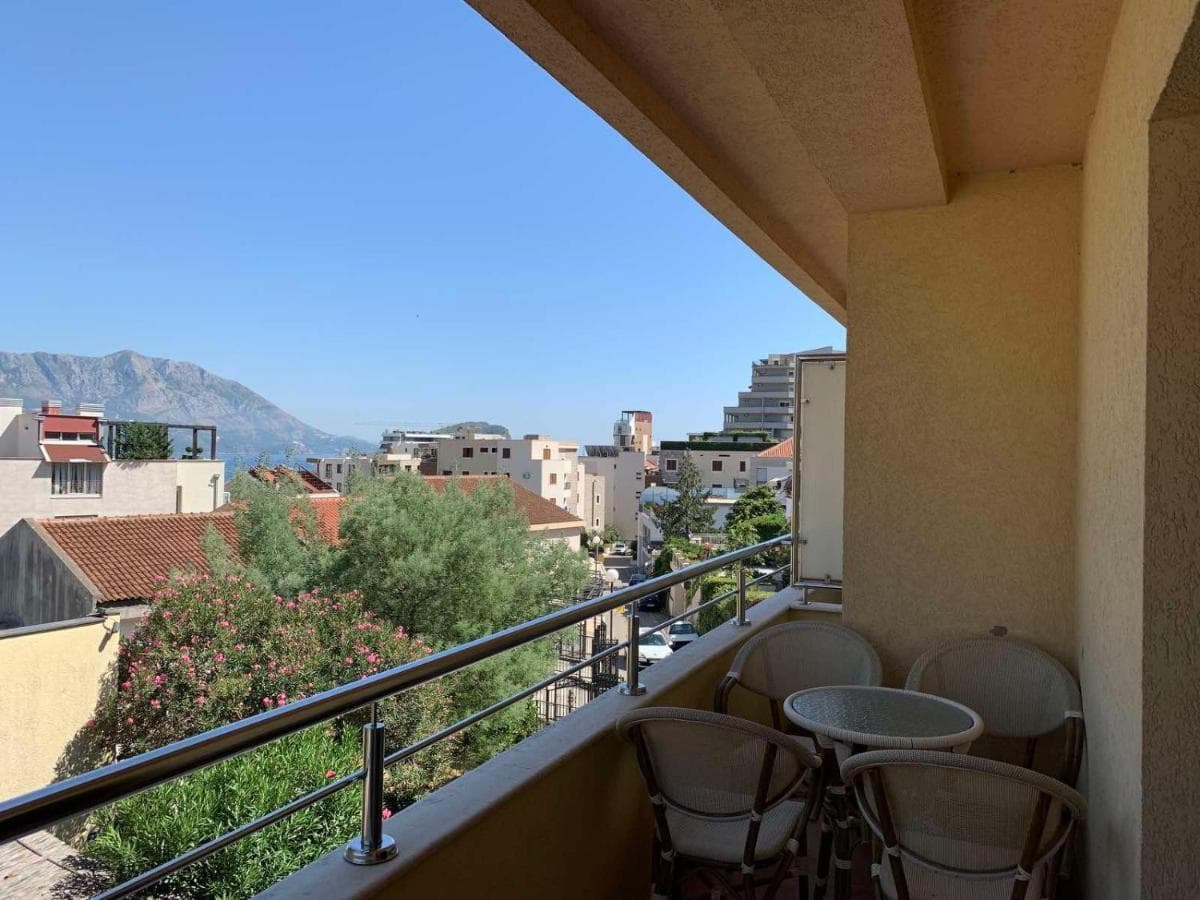 Apartment in Budva - Photo 4
