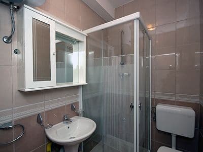 bathroom_in_the_suite