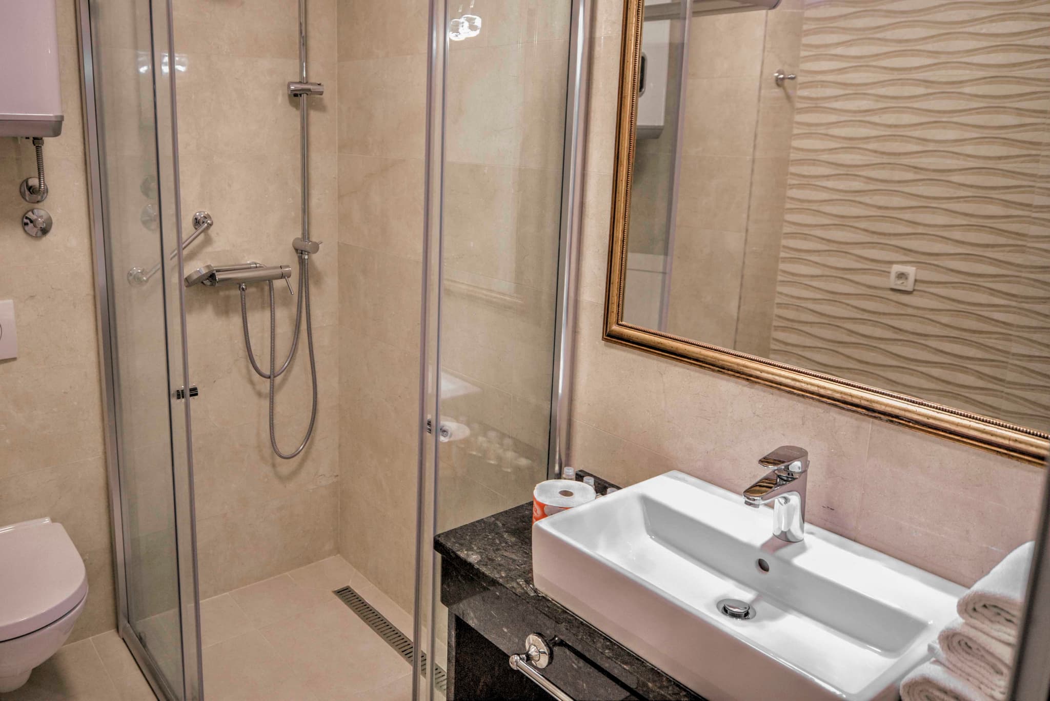 Hotel in Sveti Stefan - Photo 13