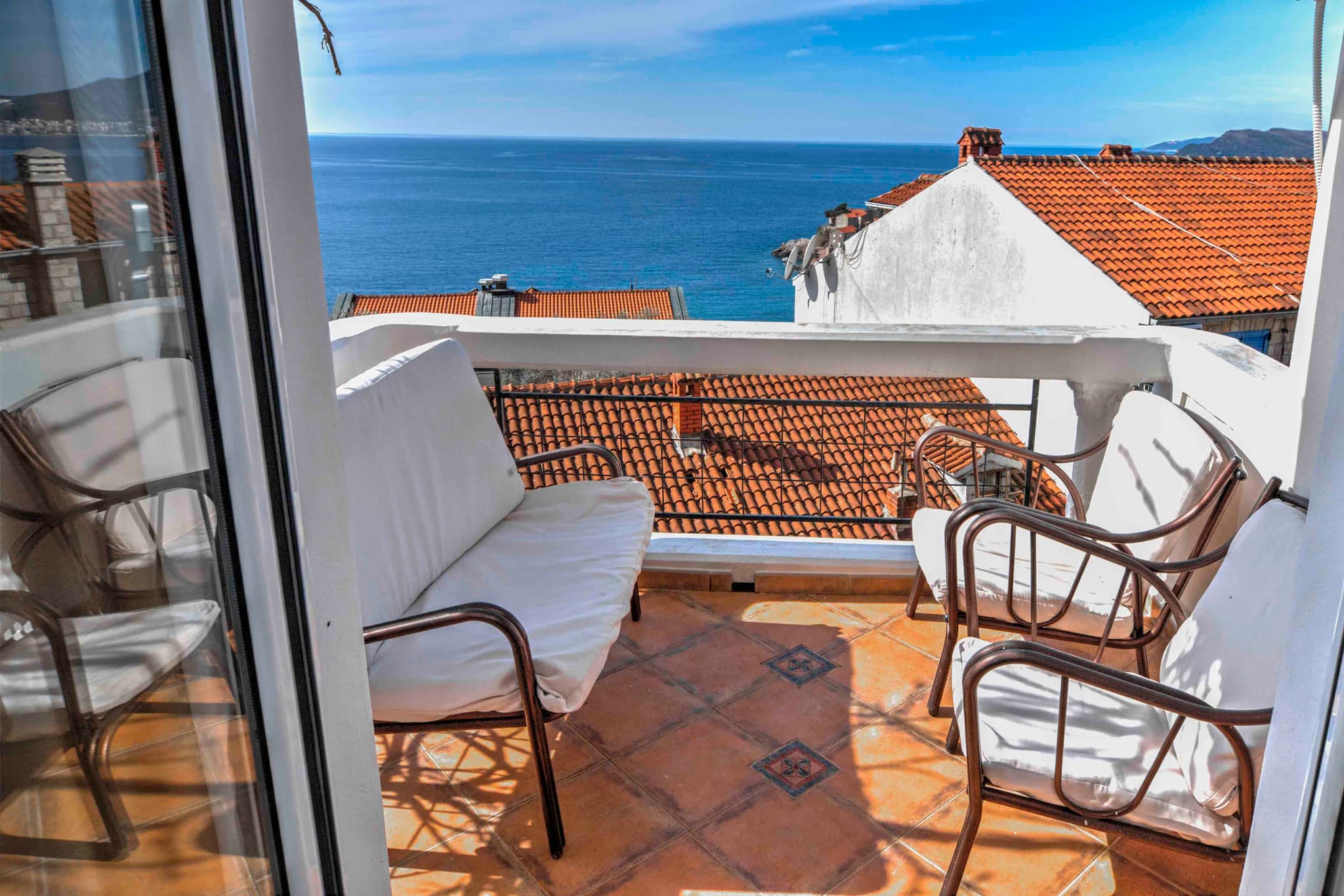 Hotel in Sveti Stefan - Photo 10
