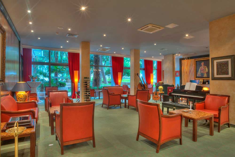 Hotel in Petrovac - Photo 11