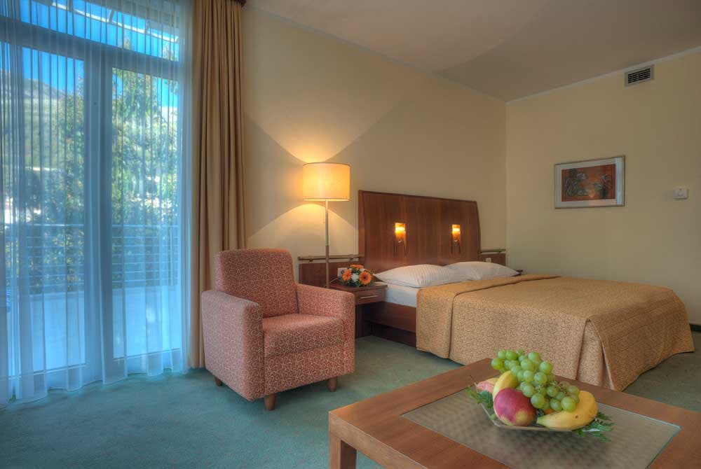 Hotel in Petrovac - Photo 9