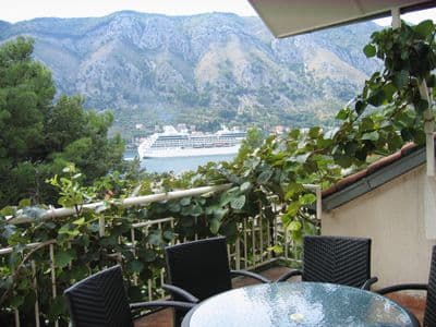 kiwi_apartmani_apartments_kotor_5.jpg