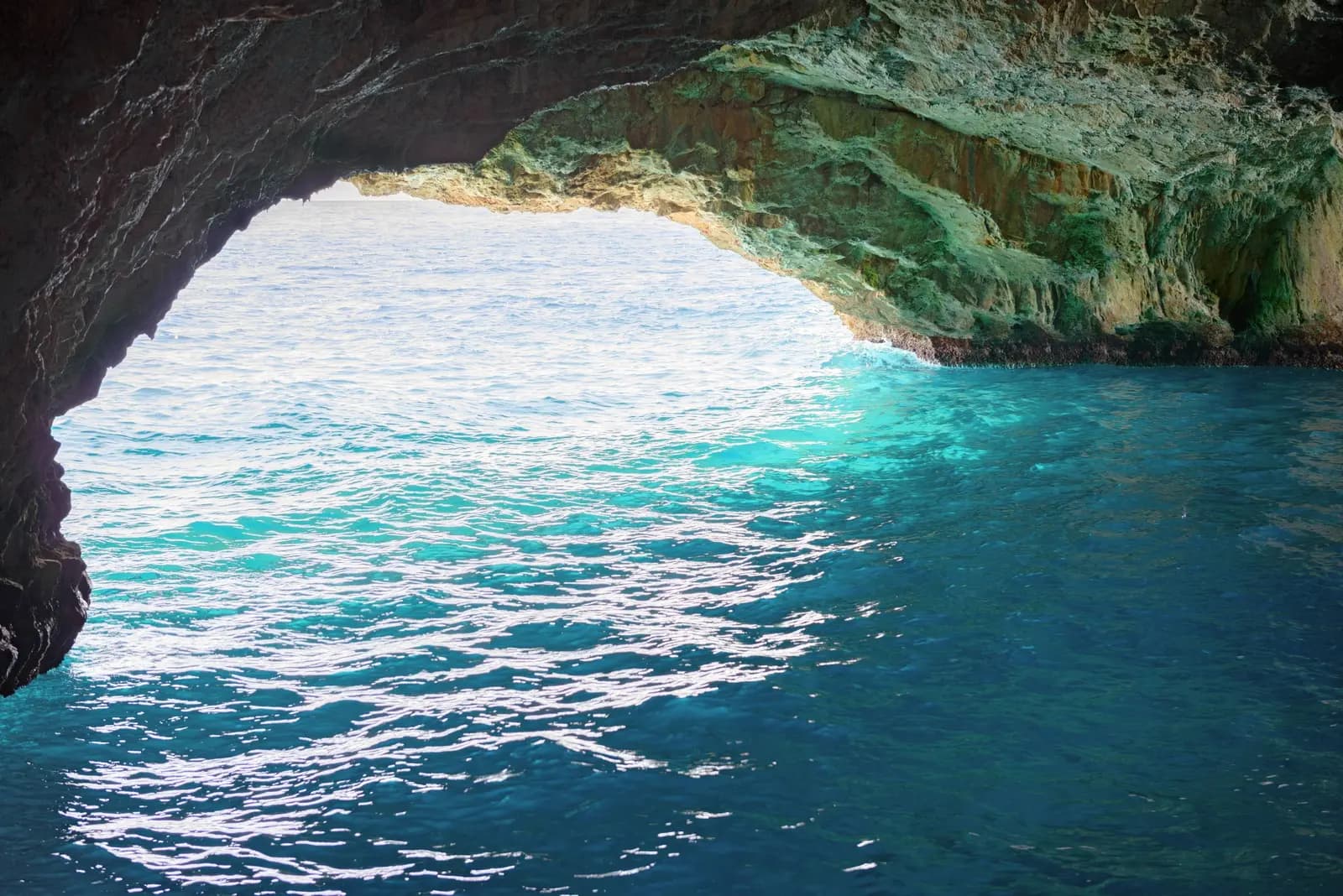 Blue Cave Luštica 2026: Entry Rule, Tours and Safety