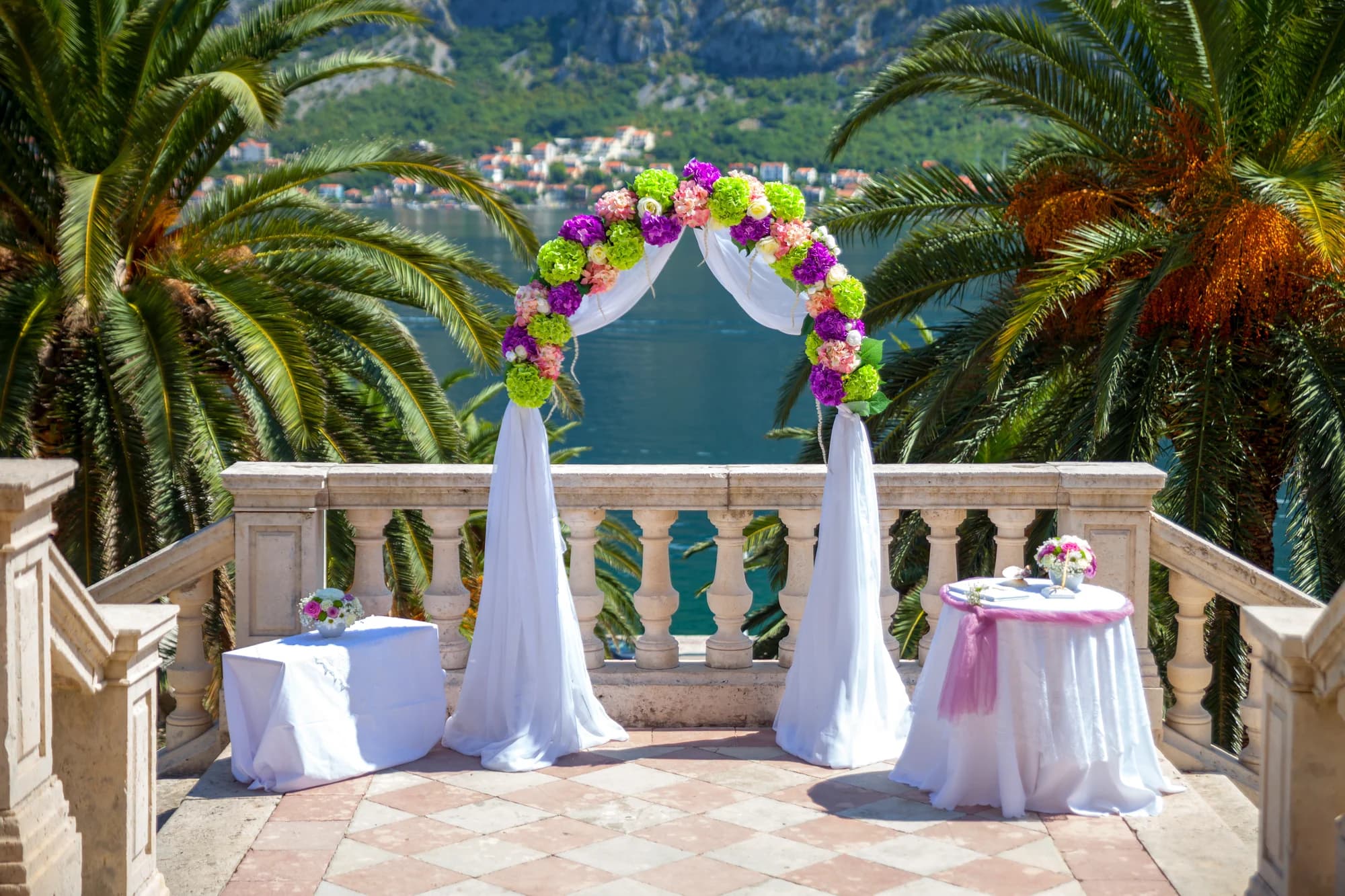 Bodas de Destino en Montenegro: Una Guía Completa de Planificación